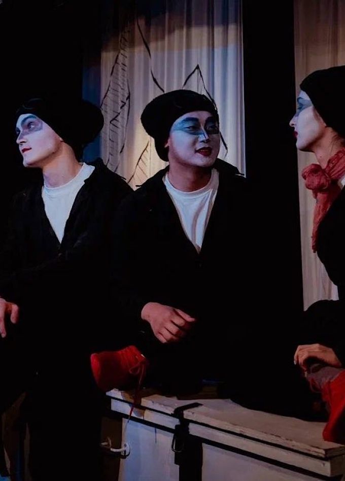 У ковчега в восемь